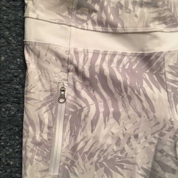 NWOT Lululemon white/grey full 25” tights - sz 6 - Picture 4 of 5